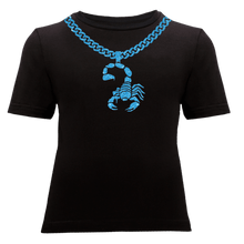 Cargar imagen en el visor de la galería, Blue Scorpion Chain T-Shirt - ALCUCLA