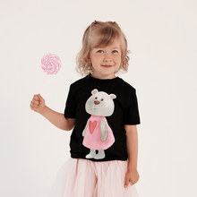 Cargar imagen en el visor de la galería, Baby Bear in a Pink Dress T-Shirt - ALCUCLA